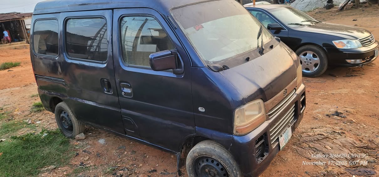 A picture of Suzuki shuttle