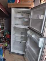 A picture of FRIJI KUBWA KAMPUNI YA LG NALIUZA KWA 650 000 TU