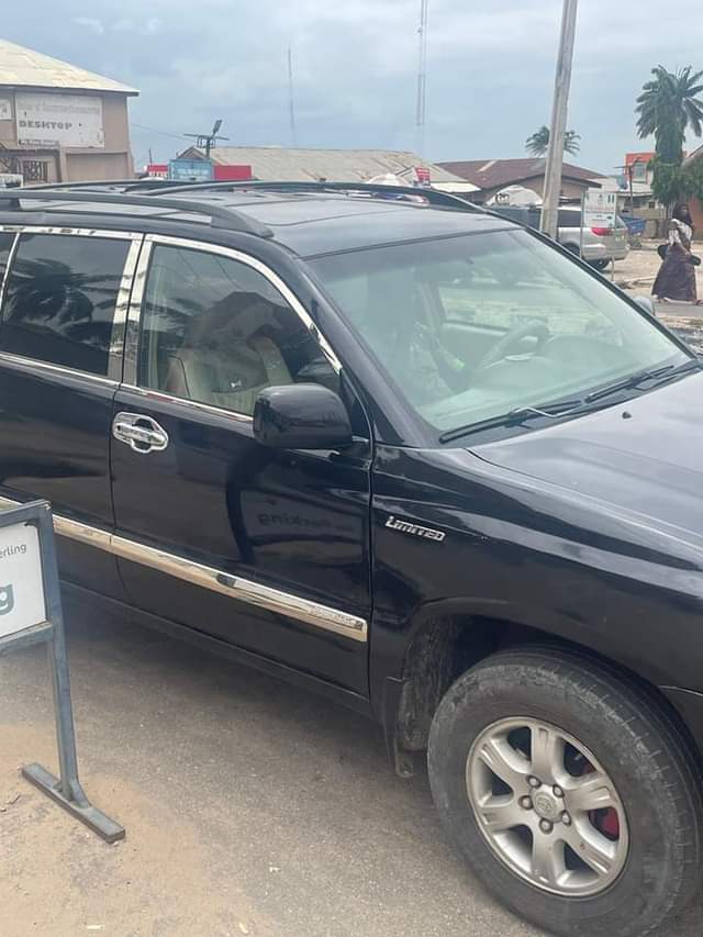 A picture of 2005 Toyota highlander