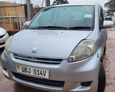 A picture of 2005 Toyota Passo 1.0cc