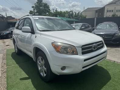 A picture of Toyota RAV4 limited 2007 model Engine Gear and AC is
