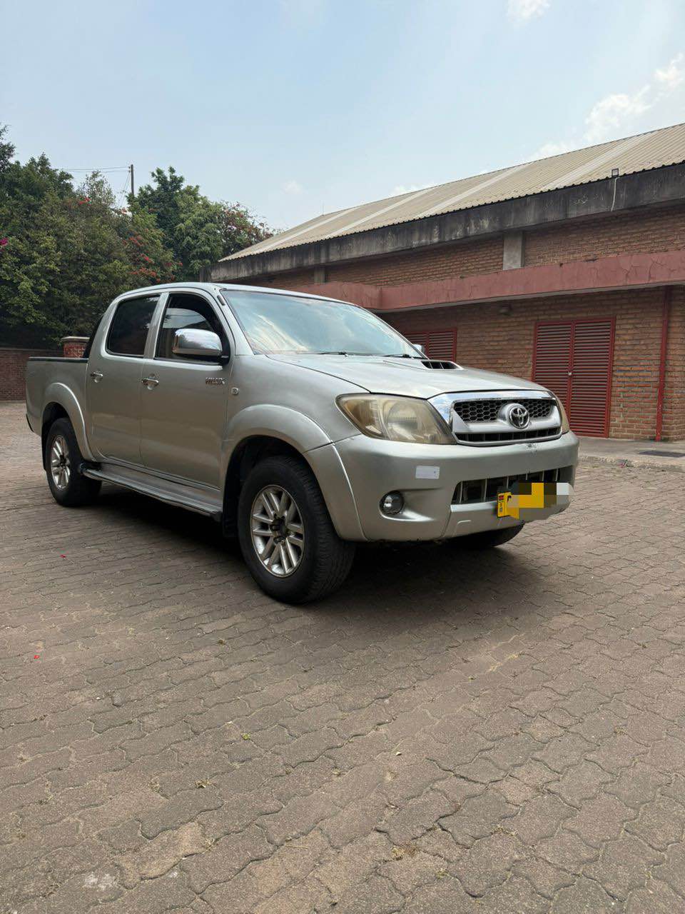 used toyota hilux