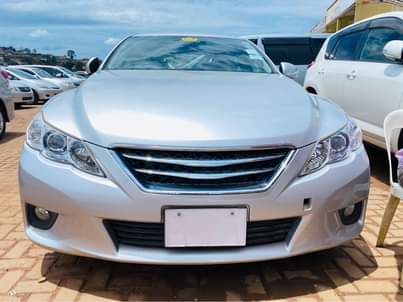 A picture of Toyota mark x