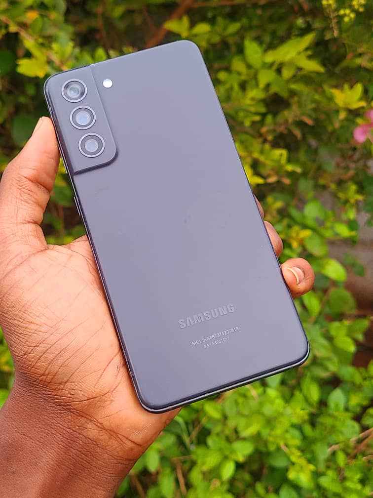 A picture of Samsung S21 fe 5G