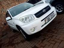 A picture of 2004 Toyota Rav4