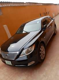 A picture of Lexus Ls460