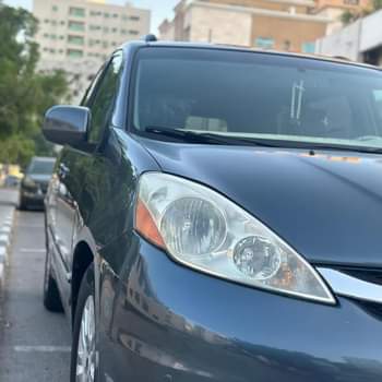 A picture of Toyota Sienna Limited AWD V6 Model 2009 Usa Spse Good