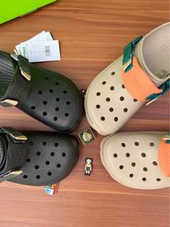 crocs