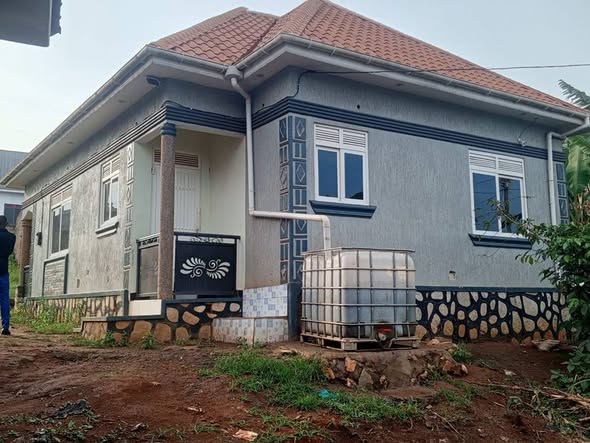 A picture of HOUSE ON QUICK SALE 58M UGX IN MATUGGA KAVULE 0758339457