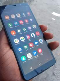 A picture of Samsung Galaxy a7 finger pemben gb128 ram4