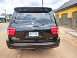 A picture of Toyota sequoia 2004 model