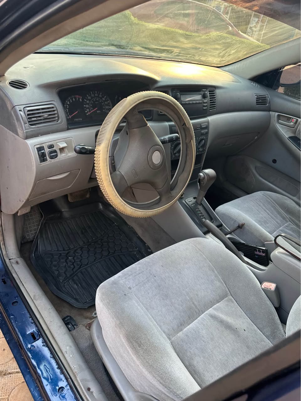 A picture of Toyota Corolla 2004