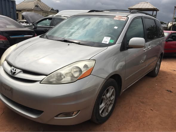 A picture of Foreign used 2007 sienna XLE 3MZ Engine and power doors