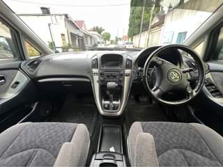 A picture of TOYOTA HARRIER ON SALE