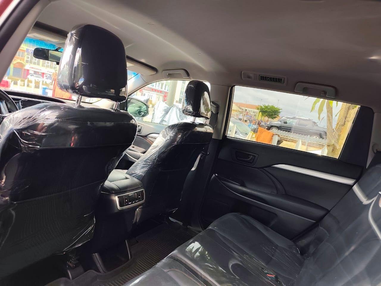 A picture of 014 015 Toyota Highlander