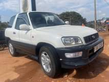 A picture of Toyota RAV4 short chassis 1999 model 9m