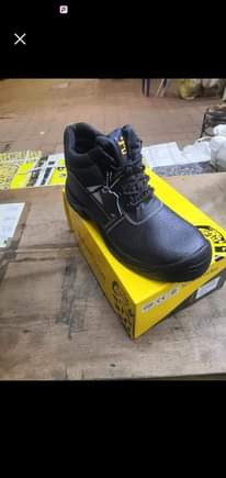 A picture of SAFETY BOOTS