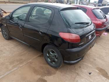 A picture of Peugeot 206 Automatic Transmission 4 sale Clean body and interior