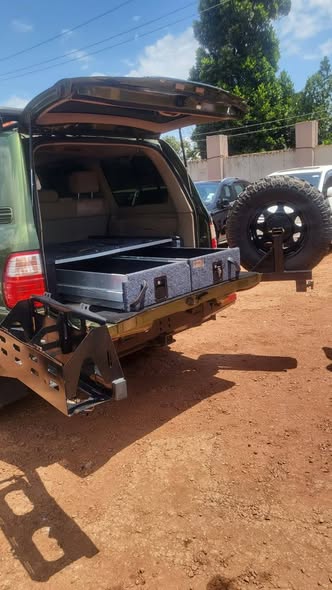 A picture of 2013 Toyota land cruiser