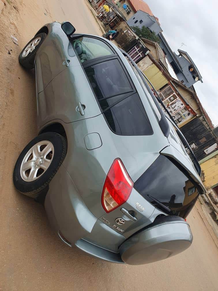 A picture of REGISTERED 2007 TOYOTA RAV4