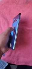 A picture of Samsung galaxy s10 plus just dot at 600 000