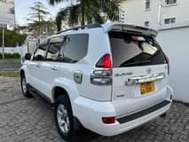 A picture of TOYOTA PRADO TX