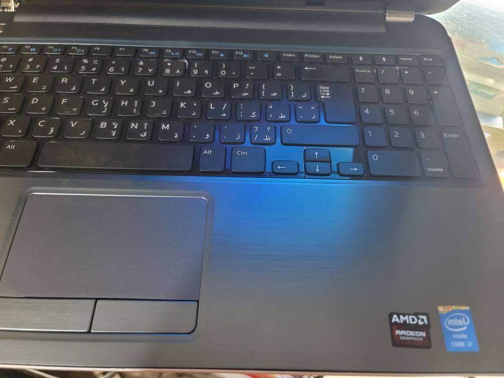 A picture of DELL i7 RADEON GRAPHICS 4GB