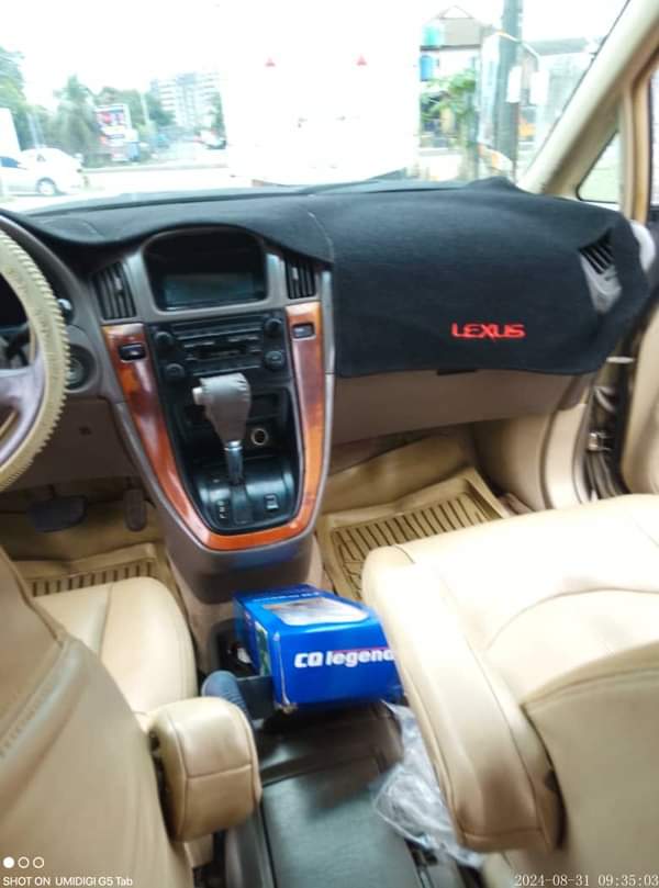 A picture of Neatly used sharp Lexus RX300 available for inspection Engine Gear