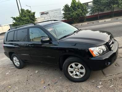 A picture of Registered Toyota Highlander 03 Perfect condition nothing to fix No