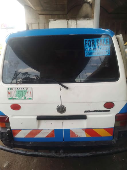 A picture of Volkswagen T4 14Passenger bus