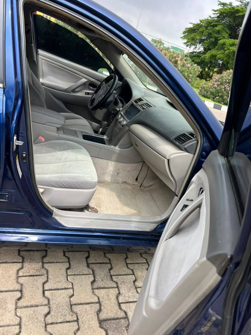 A picture of TOYOTA CAMRY