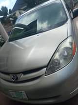 A picture of 2004 Toyota Sienna LE