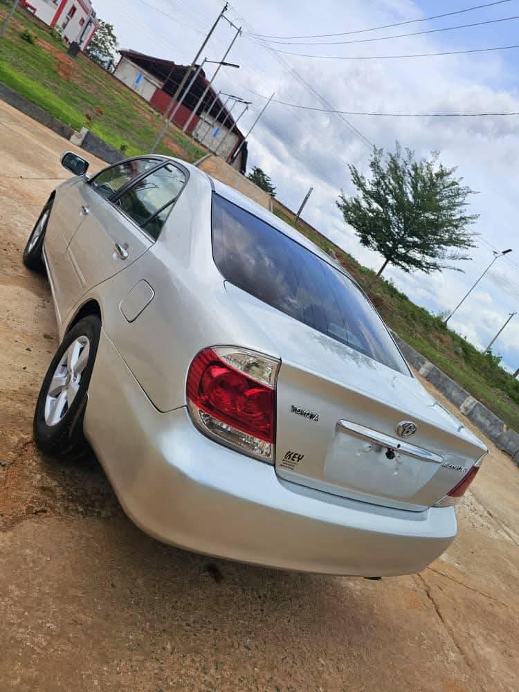 A picture of TOYOTA CAMRY 2