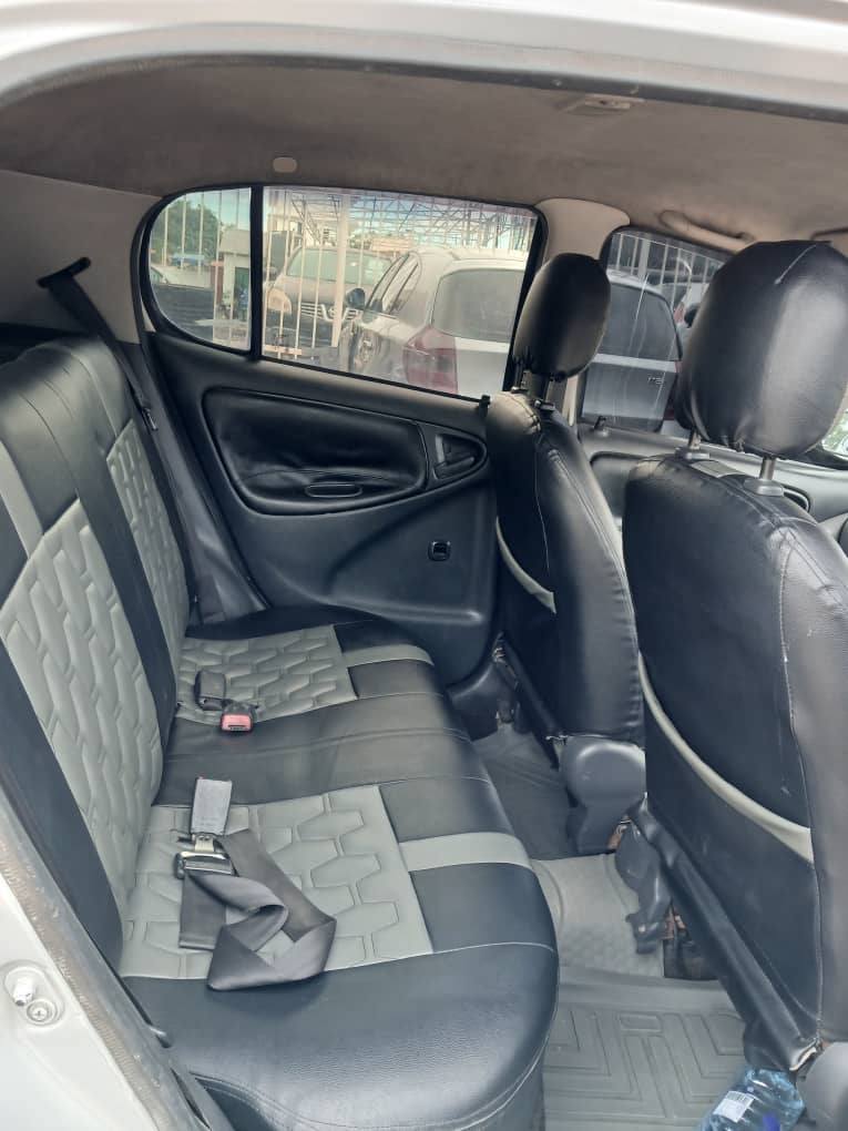 A picture of Vitz Old 0767594488
