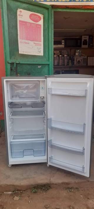 A picture of 195L capacity Hisense single door fridge on sale