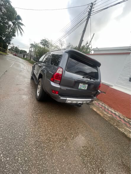 A picture of 2006 4Runner V8 engine 09150492502