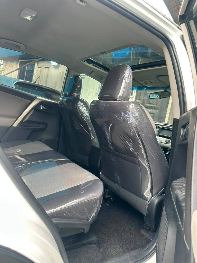 A picture of Toyota RAV4 XLE 2014