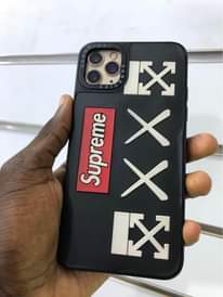 A picture of iPhone 11 Pro Max 1.25M faceid working battery 77 WhatsApp