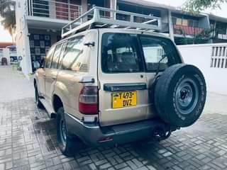 A picture of LAND CRUISER GX