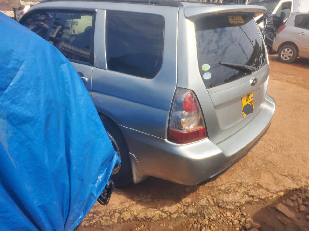 A picture of Subaru forestor 16m