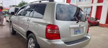 A picture of 2004 highlander untempered engine and gear AC chilling Belgium standard