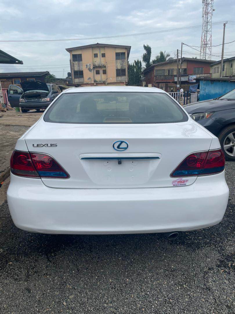 A picture of LEXUS 2005 ES330