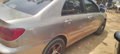 A picture of Toyota Corolla 04