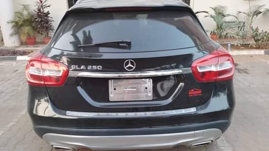 A picture of FOREIGN USED MERCEDES BENZ GLA 250 YEAR 2016 KEYLESS IGNITION