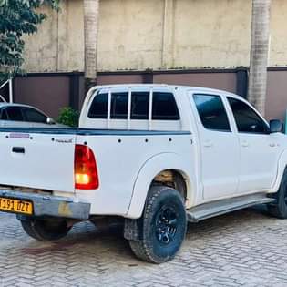 A picture of Hilux 2009 Manual gear Engine Type 5L Diesel mashine 4wheel