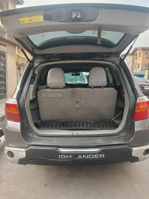A picture of 08 09 Highlander limited edition full option