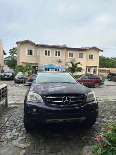 A picture of 2007 Mercedes Benz ML350
