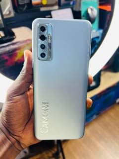 A picture of camon 17p