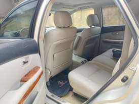 A picture of 2006 few months registered lexus Rx 330.