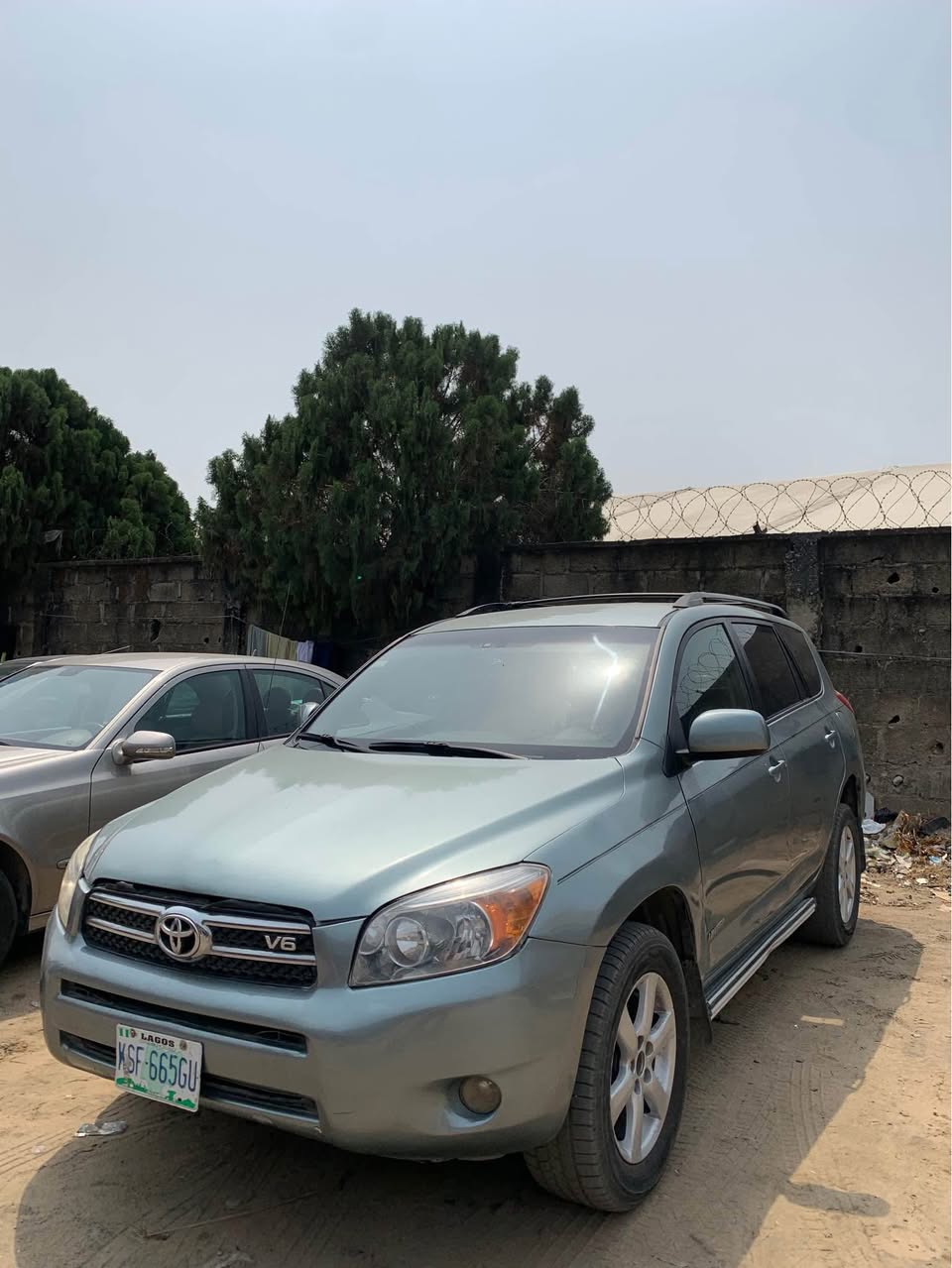 A picture of Toyota Rav4 2007 model